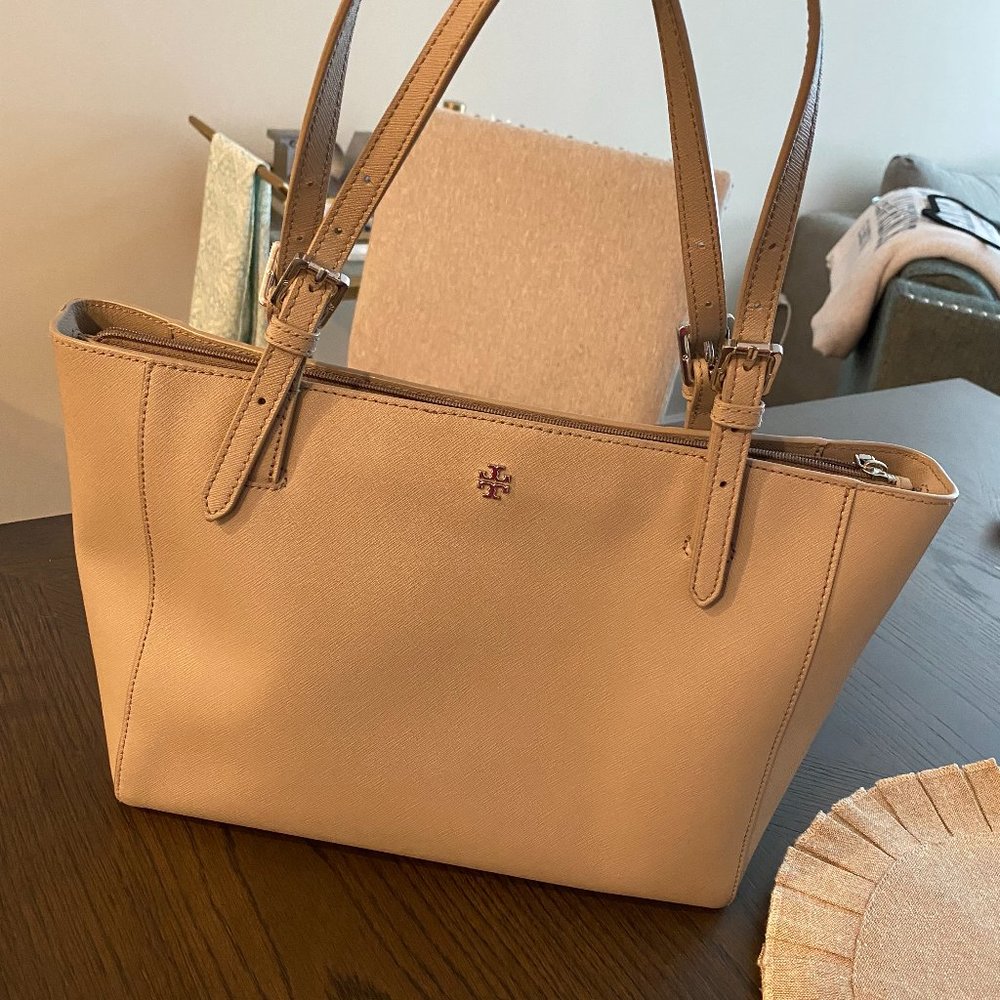 Tory Burch Small York Buckle Tote Gray
